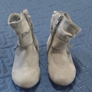 Kids Suede Boots - Gray